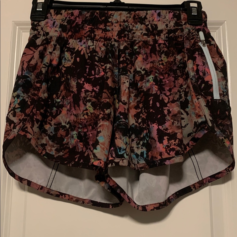 Lululemon Athletica Floral Track That Short
Size 4, Excellent Condition